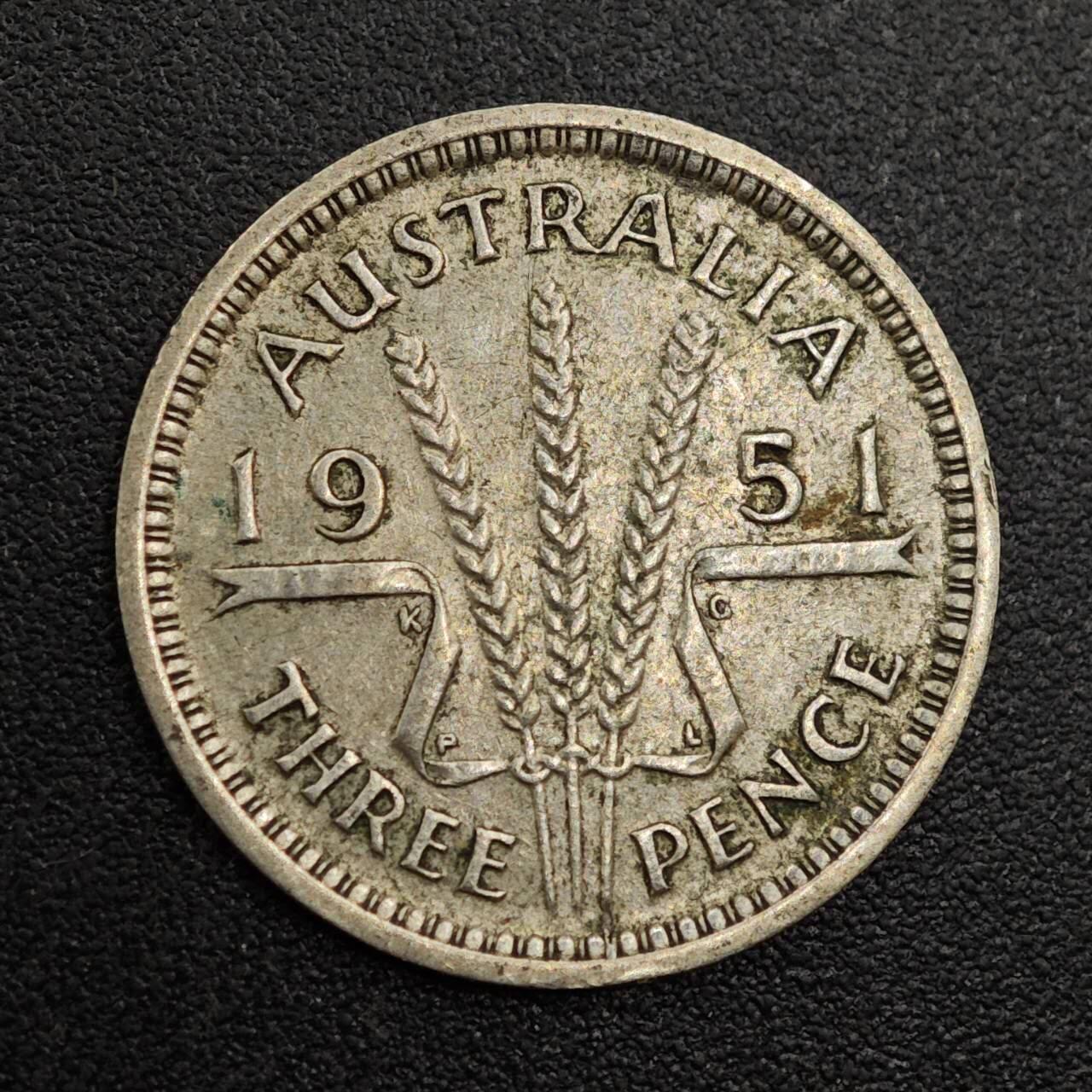 【淘币小摊】实时拍第八百零一拍   散币场   满百包邮可预留二周 每周一统一发货   澳大利亚1951年乔治六世3便士银币