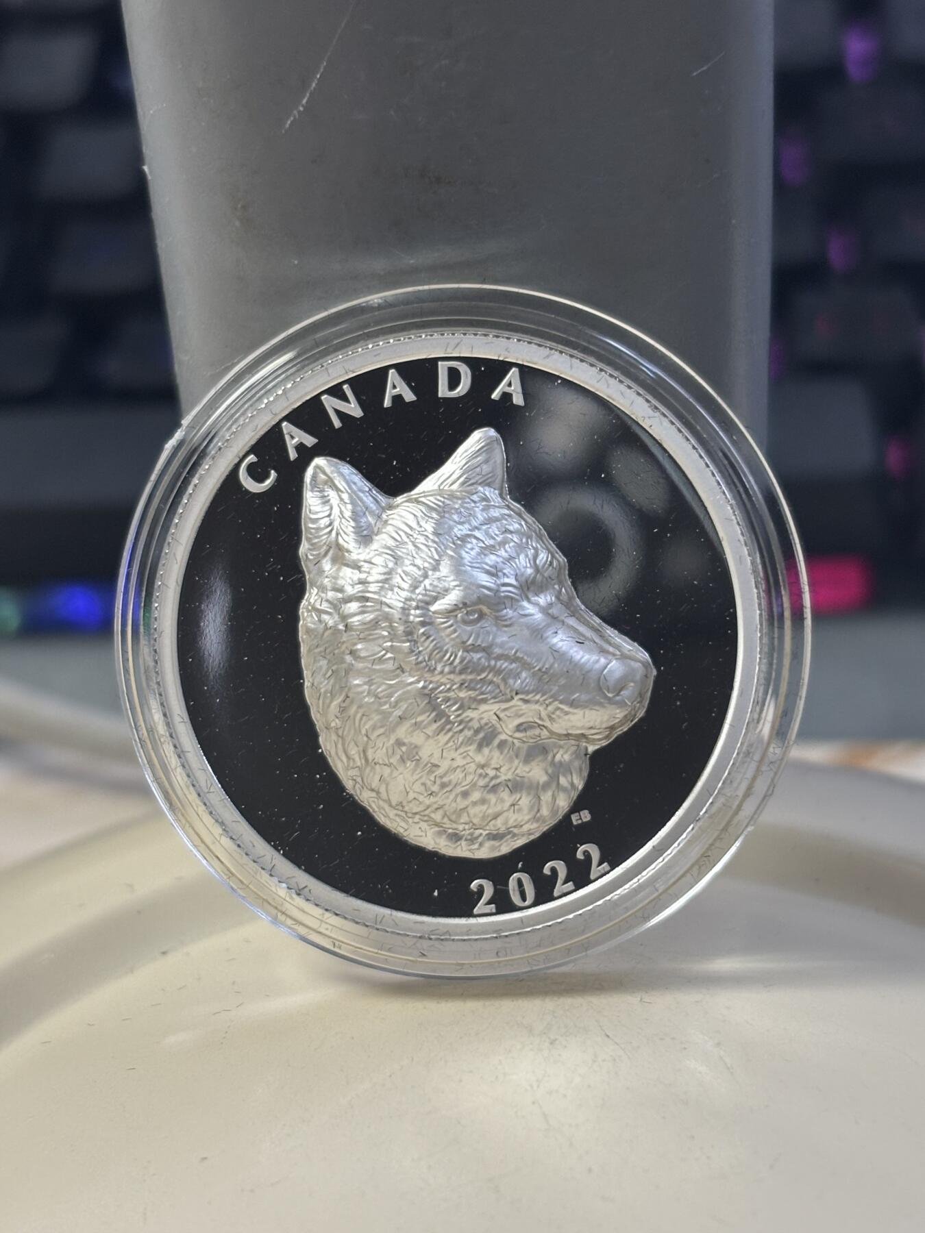 第182期拍卖 加拿大2022年超高浮雕动物系列森林狼1盎司银币，9999银，发行5000枚