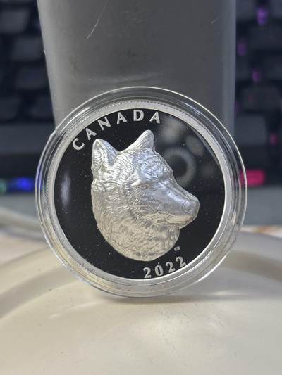 第182期拍卖 - 加拿大2022年超高浮雕动物系列森林狼1盎司银币，9999银，发行5000枚