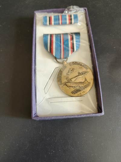 老王徽章第164期 -  美国二战美洲战区服役奖章    原盒带略