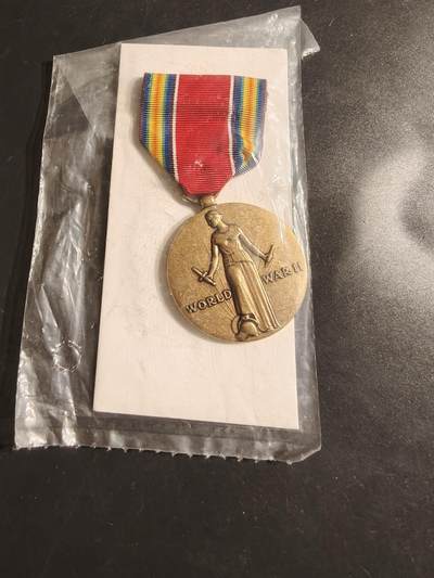 老王徽章第164期 - 美国二战胜利纪念章      原封未拆