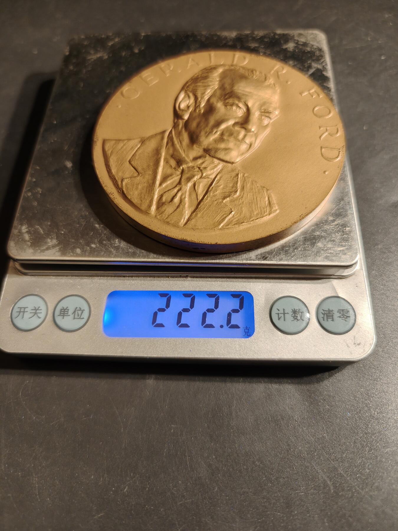 老王徽章第164期 美国铸币局杰拉尔德•福特总统大铜章     原盒     直径76mm.    重量222.2g 