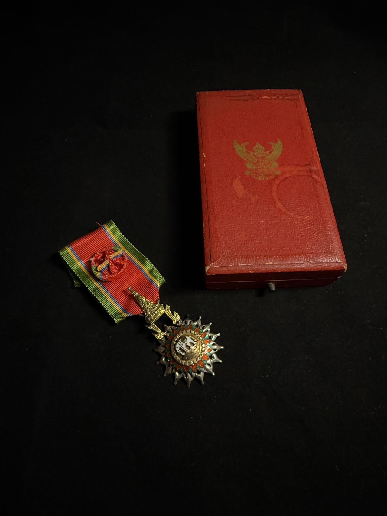 戎马世界章牌大赏第108期 泰国军官级白象勋章