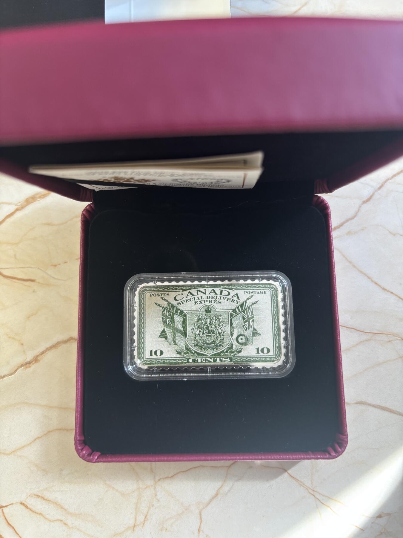 第182期拍卖 加拿大2019年历史邮票系列徽章和国旗1盎司彩银币，,发行5000枚，9999银