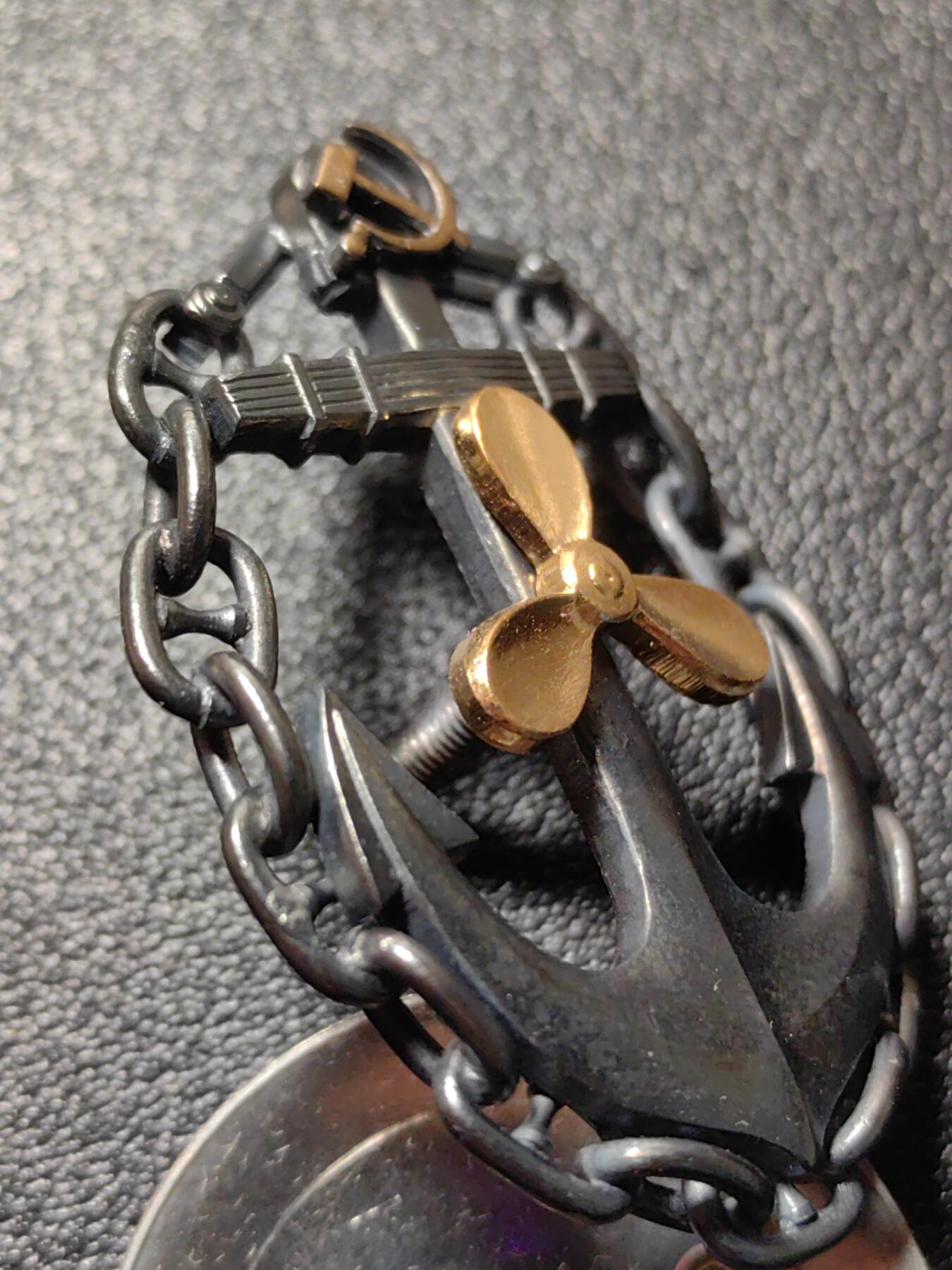 靖甫拍卖第十一场 苏联远洋舰队机械师证章 库存品带原盒