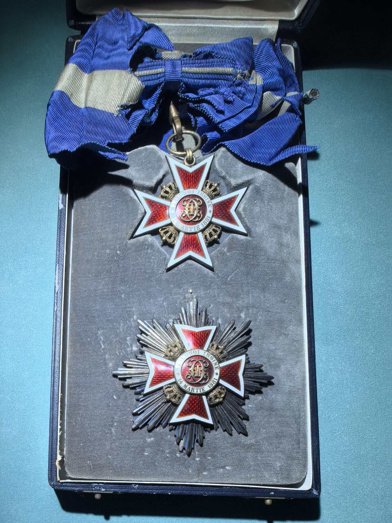 盛世勋华——号角文化勋章邮票专场拍卖第288期 罗马尼亚大十字级王冠勋章带原盒  第一版 银质 带银标厂标