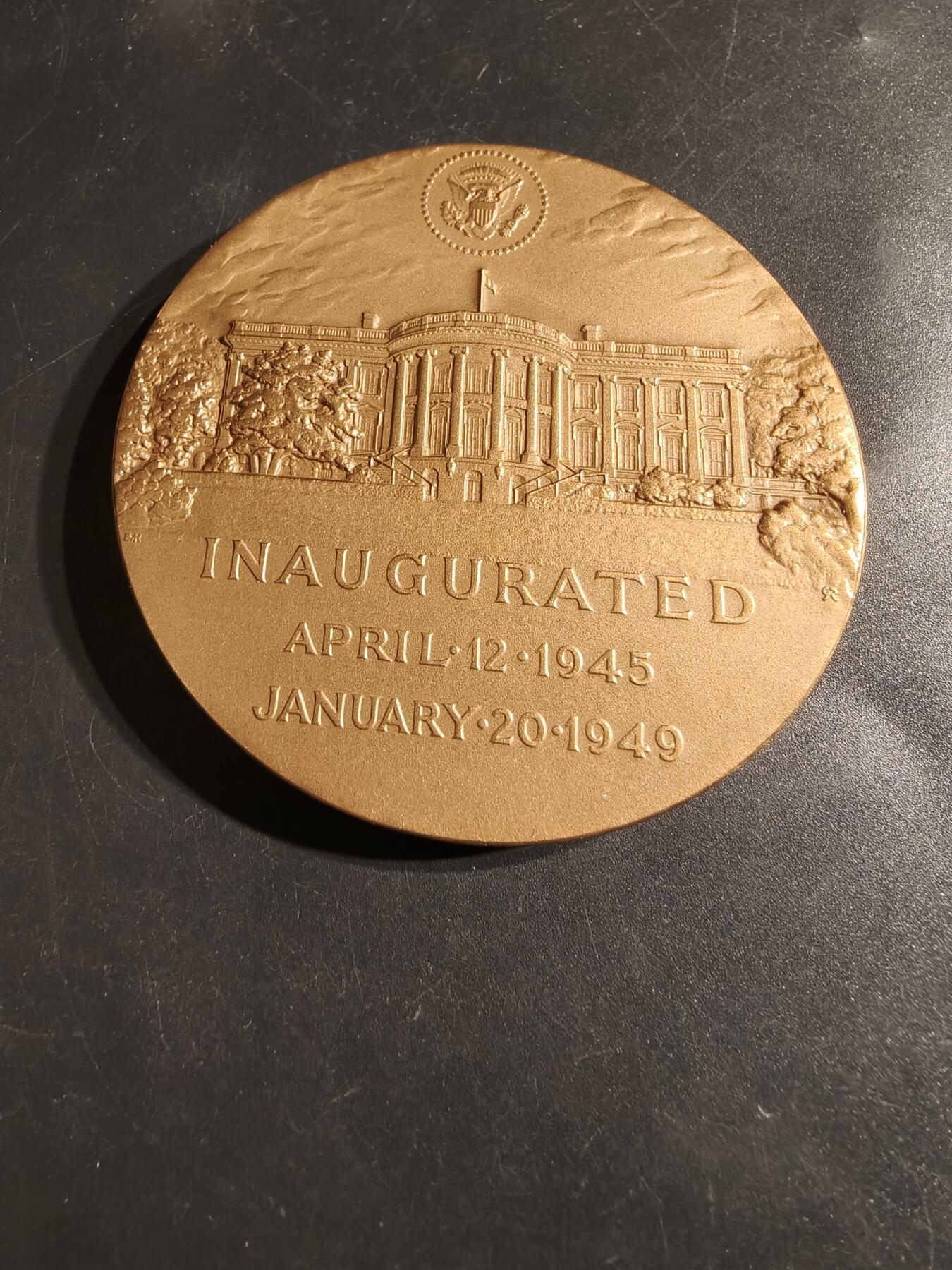 老王徽章第164期 美国铸币局哈里•杜鲁门总统大铜章      原盒带证书     直径76mm.    重量231g 