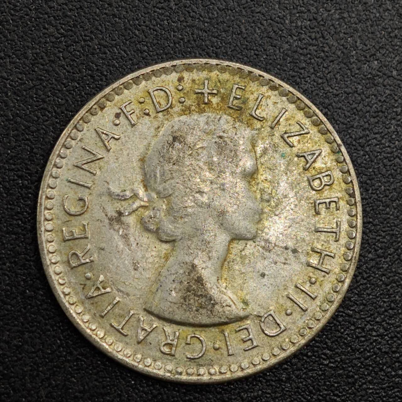 【淘币小摊】实时拍第八百零一拍   散币场   满百包邮可预留二周 每周一统一发货   澳大利亚1958年伊丽莎白二世3便士银币