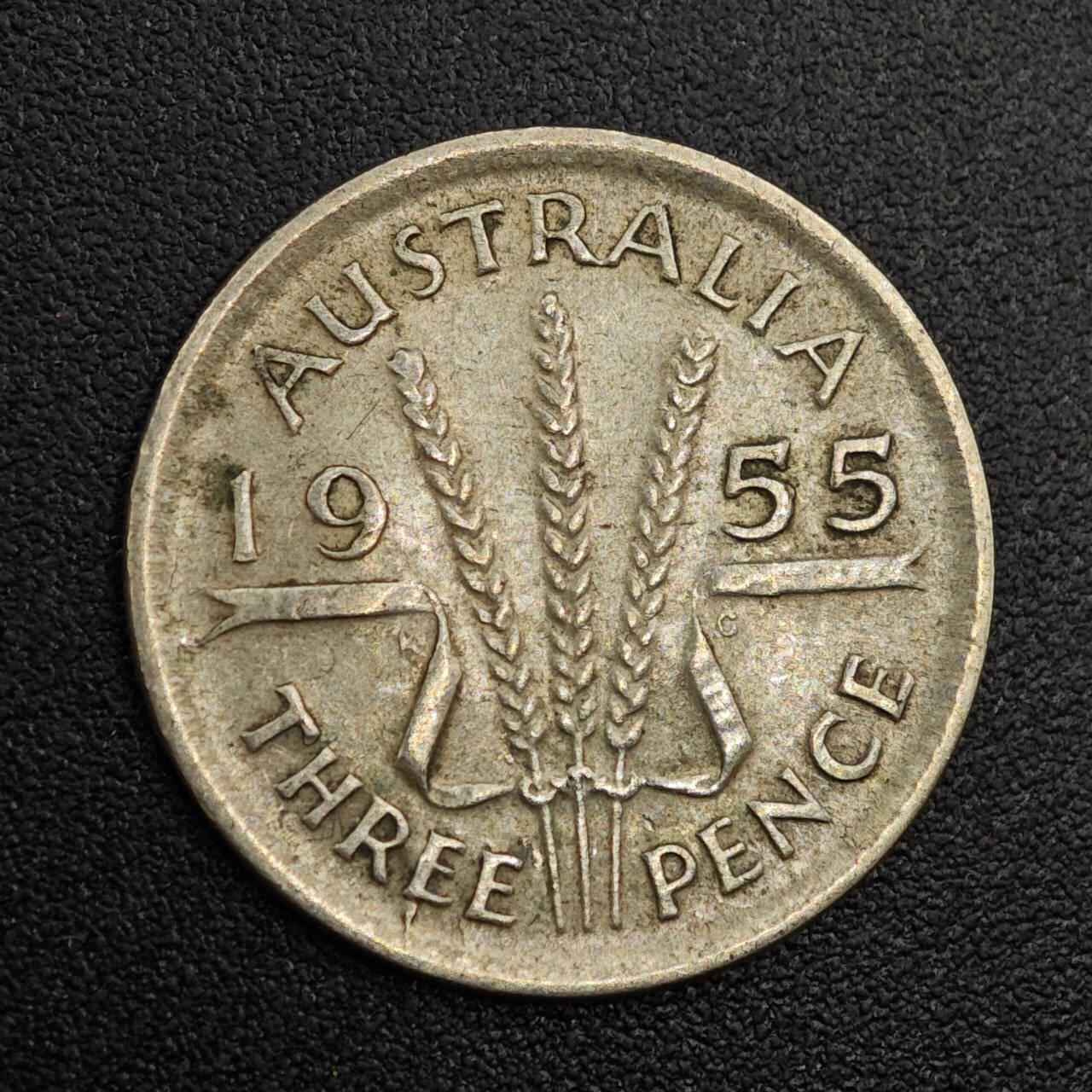 【淘币小摊】实时拍第八百零一拍   散币场   满百包邮可预留二周 每周一统一发货   澳大利亚1955年伊丽莎白二世3便士银币