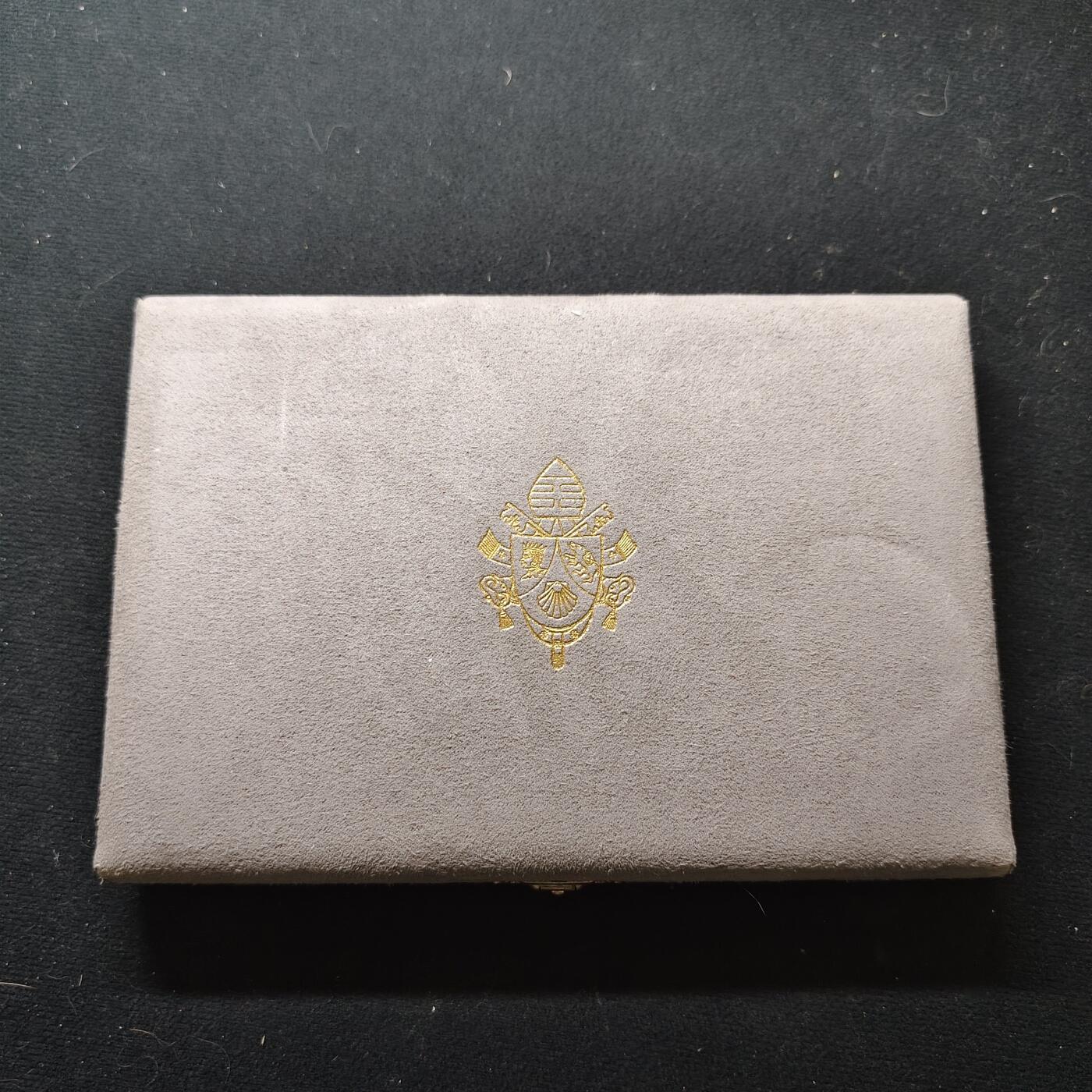 【全场包邮】纯粹捡漏拍479场（免费代拍第16场） 梵蒂冈2006年欧元官方精制套币-盒证全-含45克圣马太磨砂仿古超大纪念银章