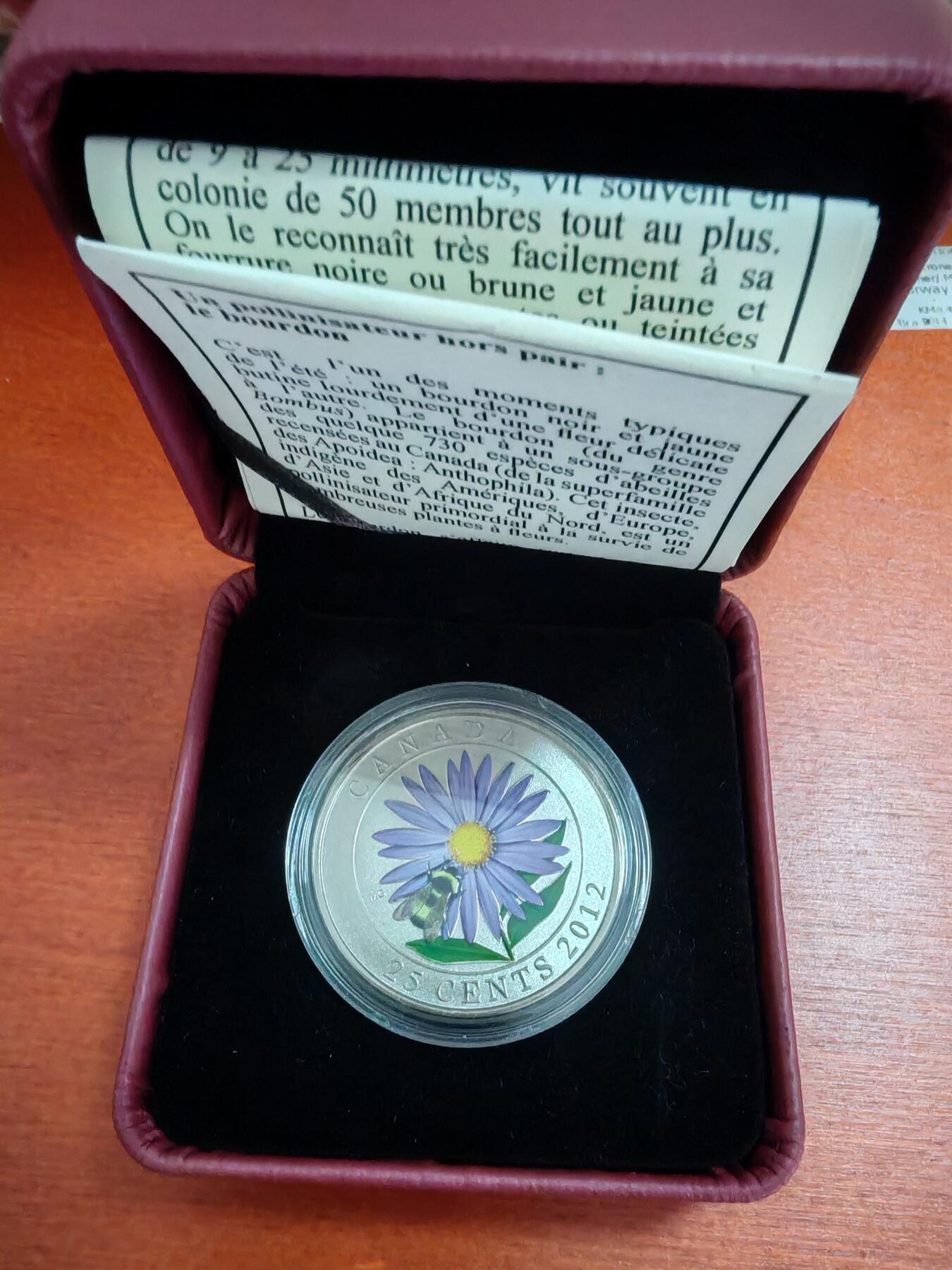长老汇蛇年精选第七十五场拍卖 2012加拿大小菊花25分彩色铜镍币，盒证全