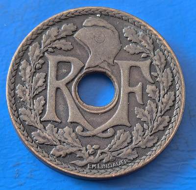 外国优质老铜币银币，周六九点倒数截拍，满百包邮，可寄存半年，喜欢朋友微信扫描二维码可直接参拍 - 法属印支1935年半分