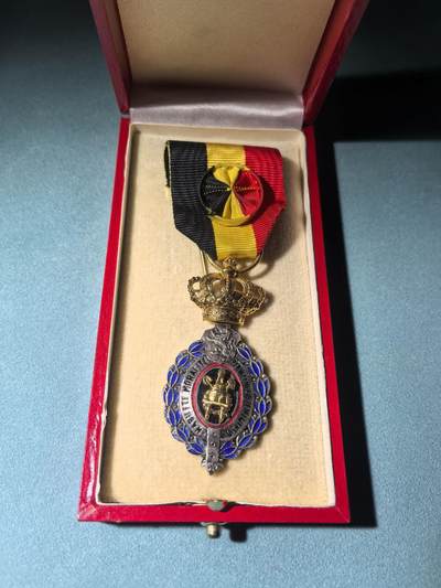 盛世勋华——号角文化勋章邮票专场拍卖第288期 - 比利时一级劳动功勋奖章  银制 带原盒 带厂标