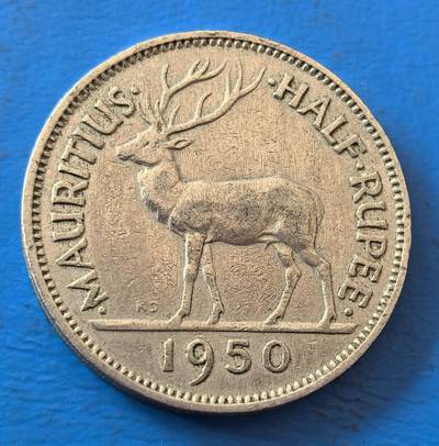 外国优质老铜币银币，周六九点倒数截拍，满百包邮，可寄存半年，喜欢朋友微信扫描二维码可直接参拍 - 毛里求斯1950年半卢比