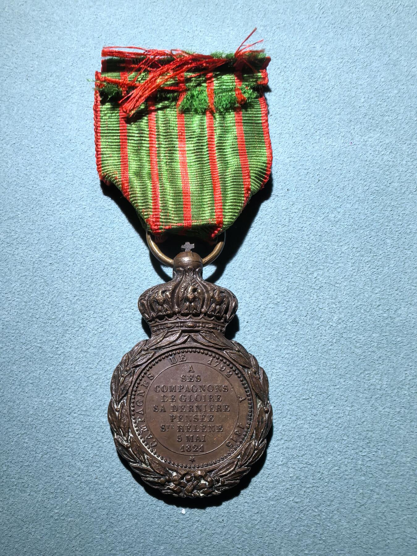 盛世勋华——号角文化勋章邮票专场拍卖第288期 法国圣海伦娜奖章 稀少带两次嘉奖 1857年拿破仑三世设立，授予1789-1815年间参加拿破仑战争并且幸存的老兵 