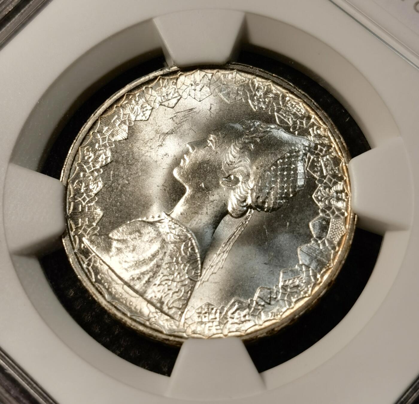 甄臻铺-世界币章拍卖（第40期）送拍享返佣金等优惠多多 NGC-MS65 1967年意大利500里拉帆船少女，卷拆银光熠熠