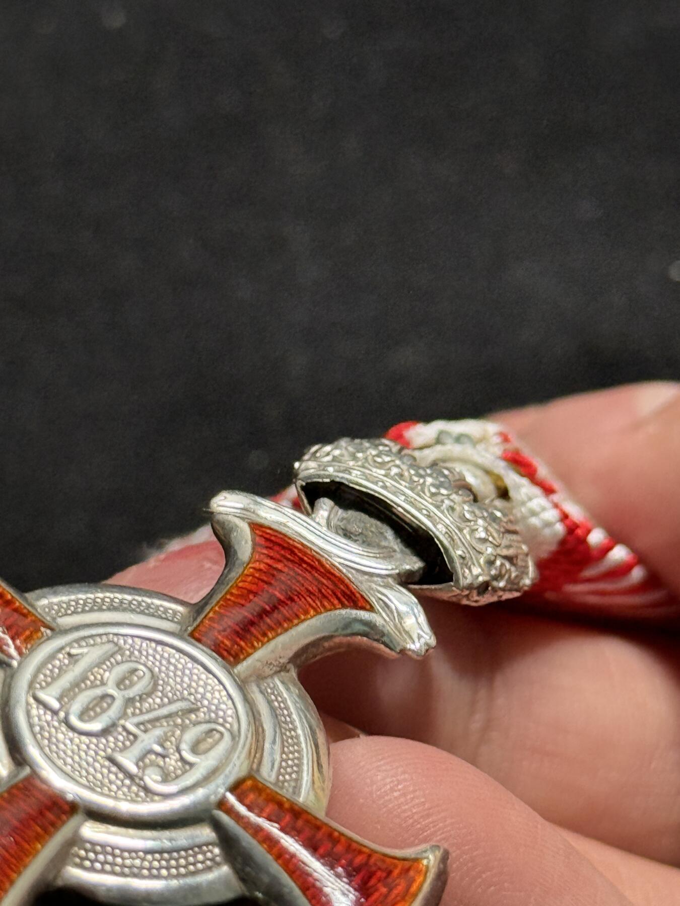 戎马世界章牌大赏第108期 奥匈帝国功勋十字勋章，银制，连接处有修，章体清洗，上挂后配