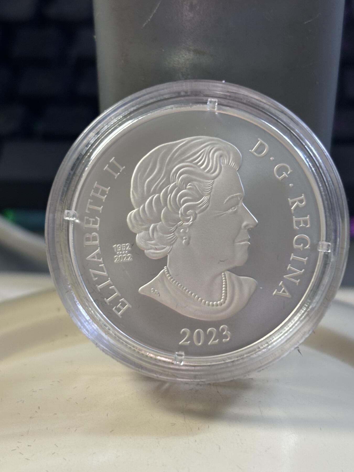 第182期拍卖 加拿大2023年爱德华皇冠镶嵌水晶1盎司纪念银币，9999银，发行6000枚