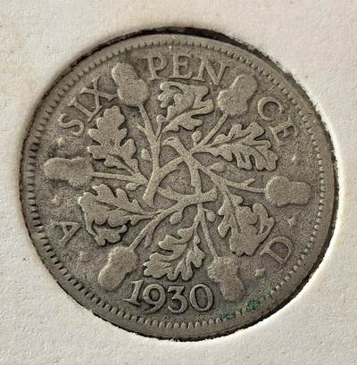 外国优质老铜币银币，周六九点倒数截拍，满百包邮，可寄存半年，喜欢朋友微信扫描二维码可直接参拍 - 欧洲老藏家纸夹-英国1930年6便士银币