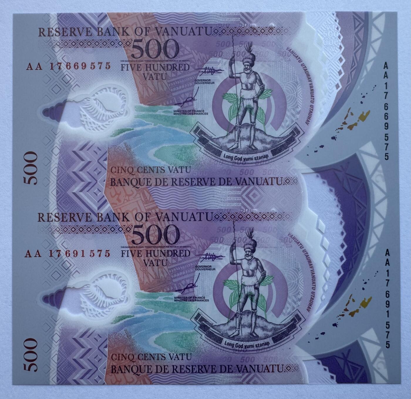 2025第25场（总第225期）：精品测试钞、纪念钞、塑料钞、连体钞综合场  稀少/二连体 瓦努阿图500瓦图两连体塑料钞UNC（发行量仅100枚）