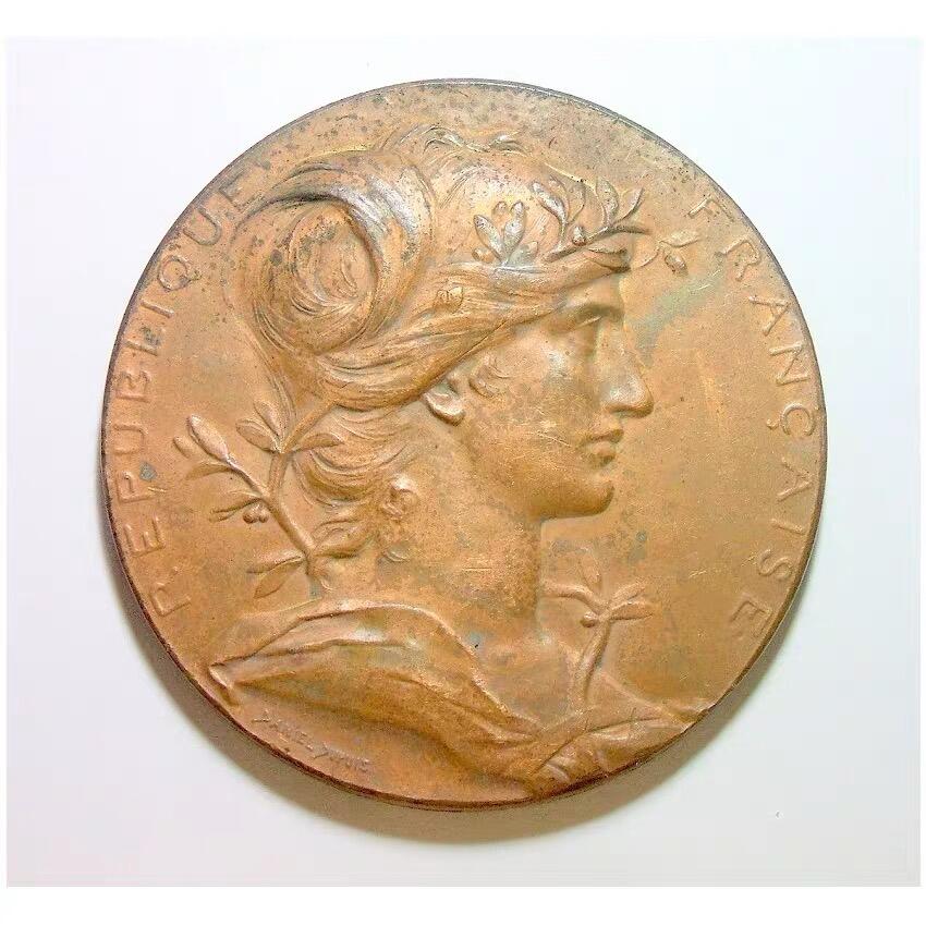 【旋风钱币】11月29日19:00准时开拍 精美欧洲币章、银币银章、第三帝国钱币等 全场包邮！ 【艺术】法国艺术大章1889年 女神头像巴黎世博会高浮雕精制超大铜章 63MM 105克