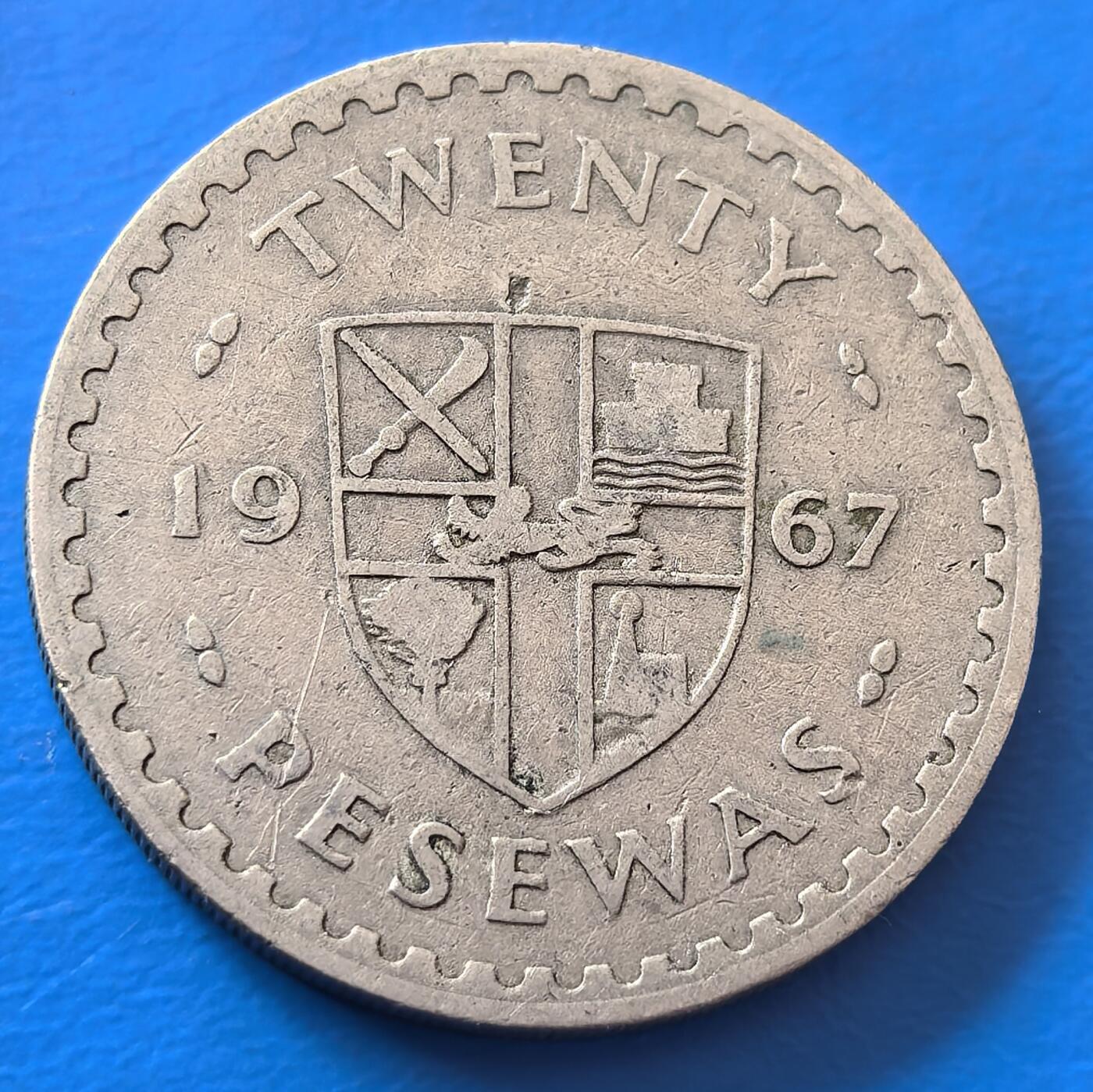 外国优质老铜币银币，周六九点倒数截拍，满百包邮，可寄存半年，喜欢朋友微信扫描二维码可直接参拍 加纳1967年可可果20比塞塔