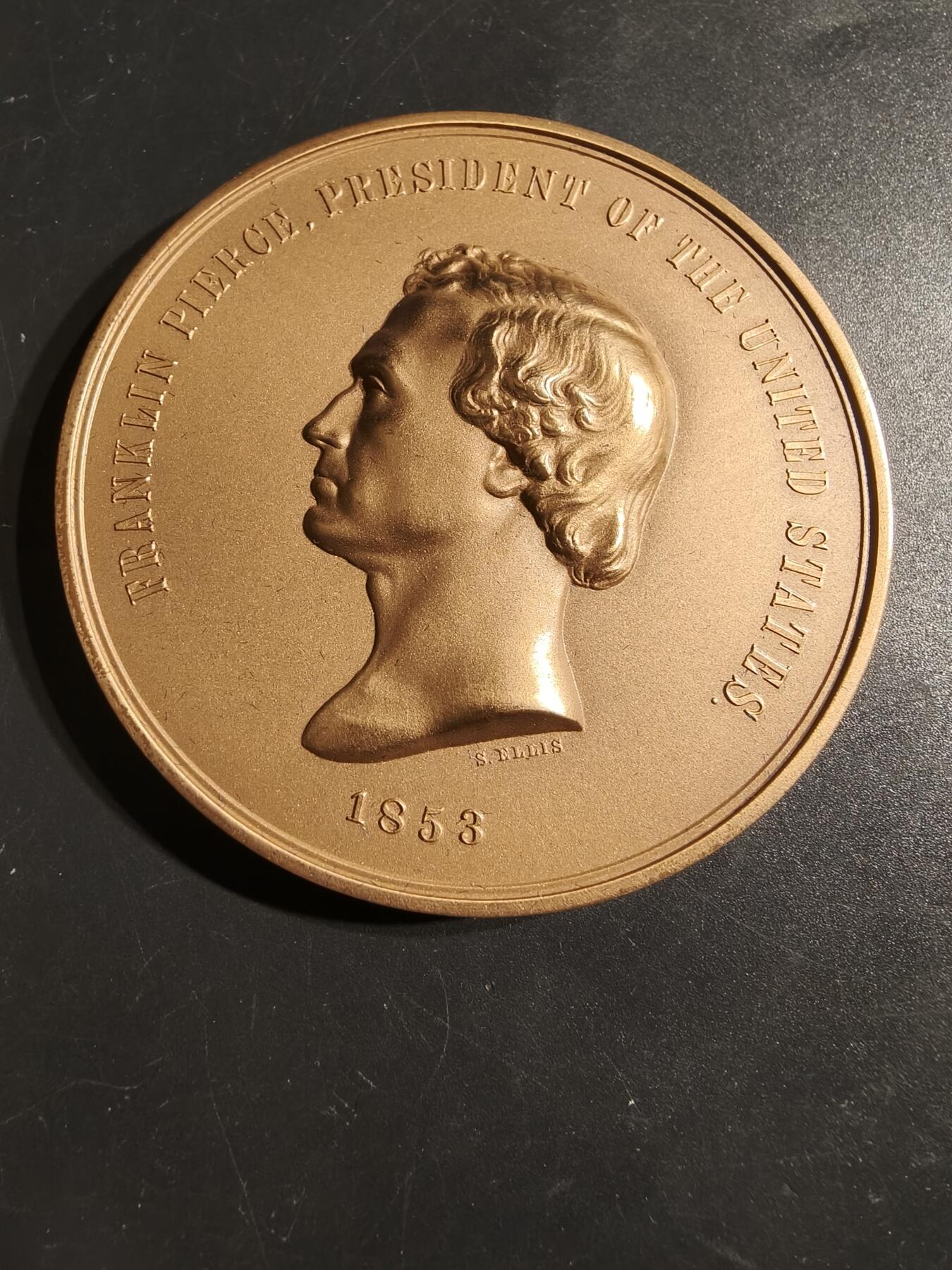 老王徽章第164期 美国铸币局富兰克林·皮尔斯总统（1853-1857）大铜章     原盒     直径76mm.    重量214.6g