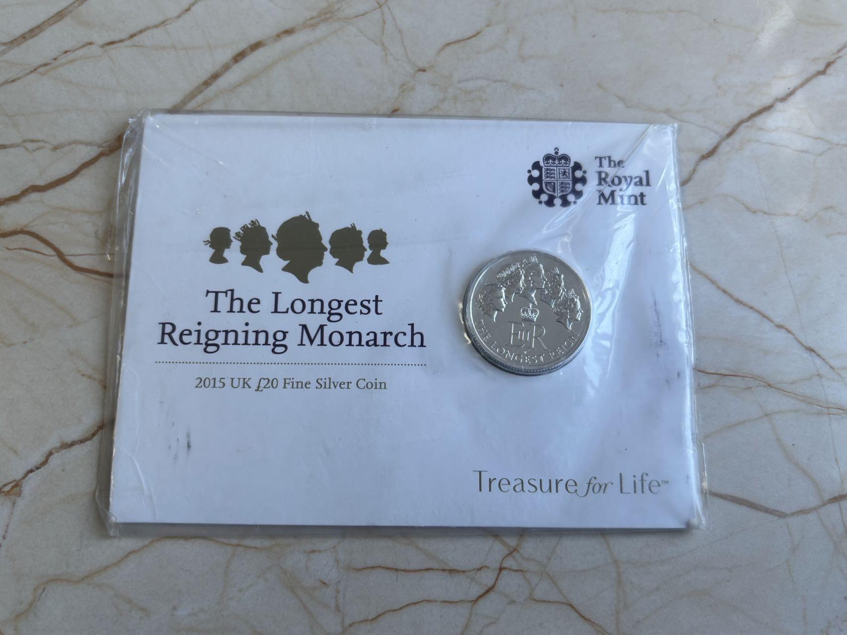 第182期拍卖 2015年英国20英镑非流通普制银币 最长的在位君主 999银15.71克 卡装