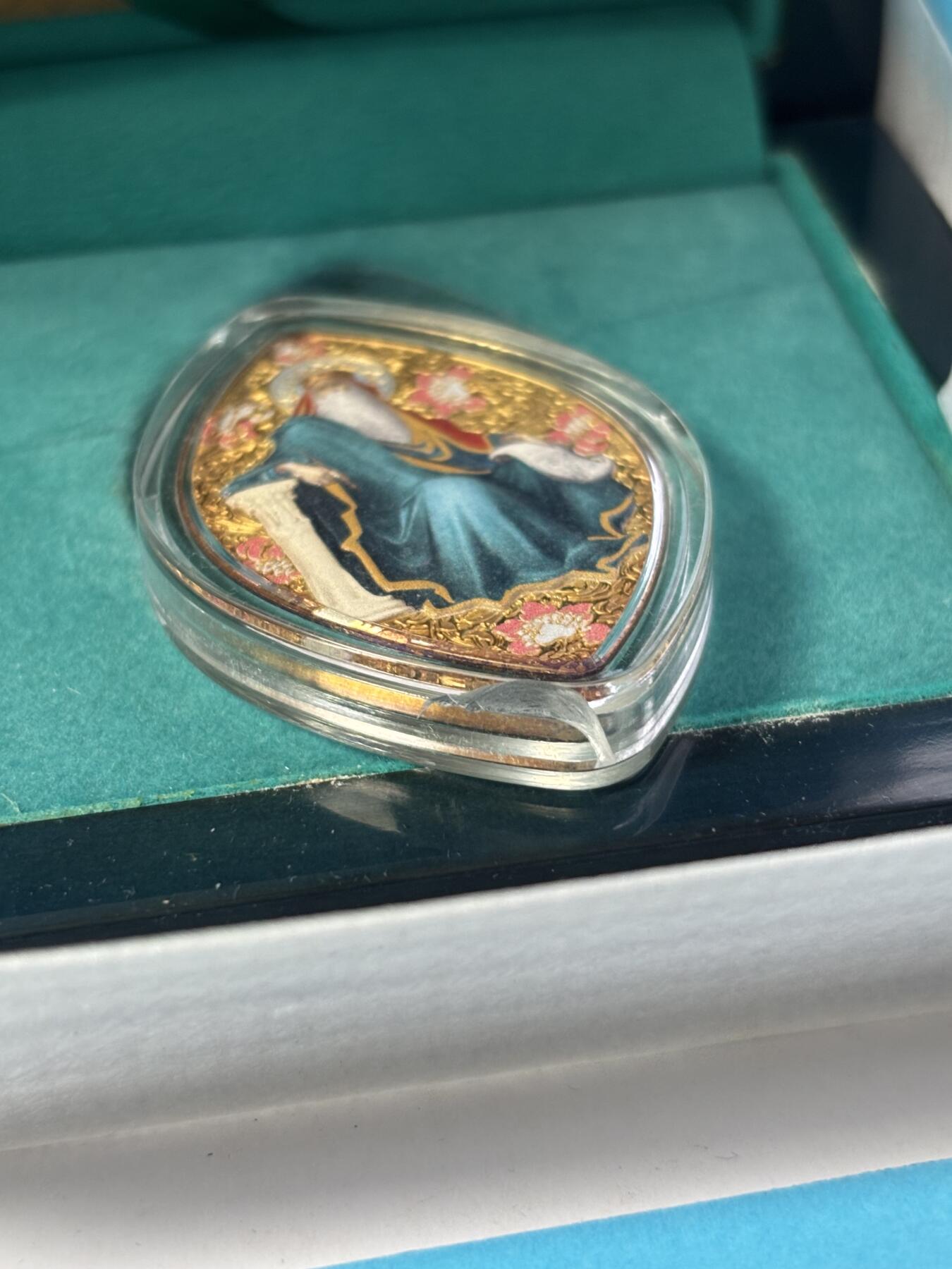 第182期拍卖 纽埃2016年遗产系列所罗门王1盎司彩色异形银币，999银，发行999枚，塑料盒有裂痕