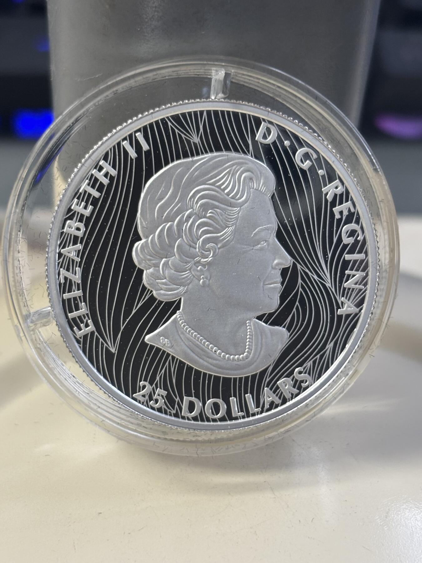 第182期拍卖 加拿大2022年超高浮雕动物系列森林狼1盎司银币，9999银，发行5000枚