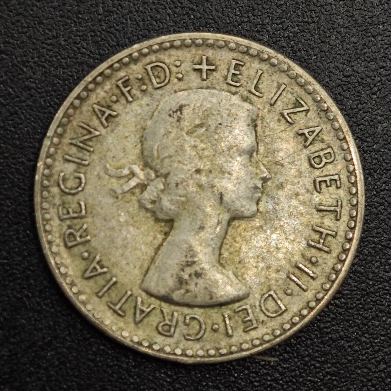 【淘币小摊】实时拍第八百零一拍   散币场   满百包邮可预留二周 每周一统一发货   澳大利亚1960年伊丽莎白二世3便士银币