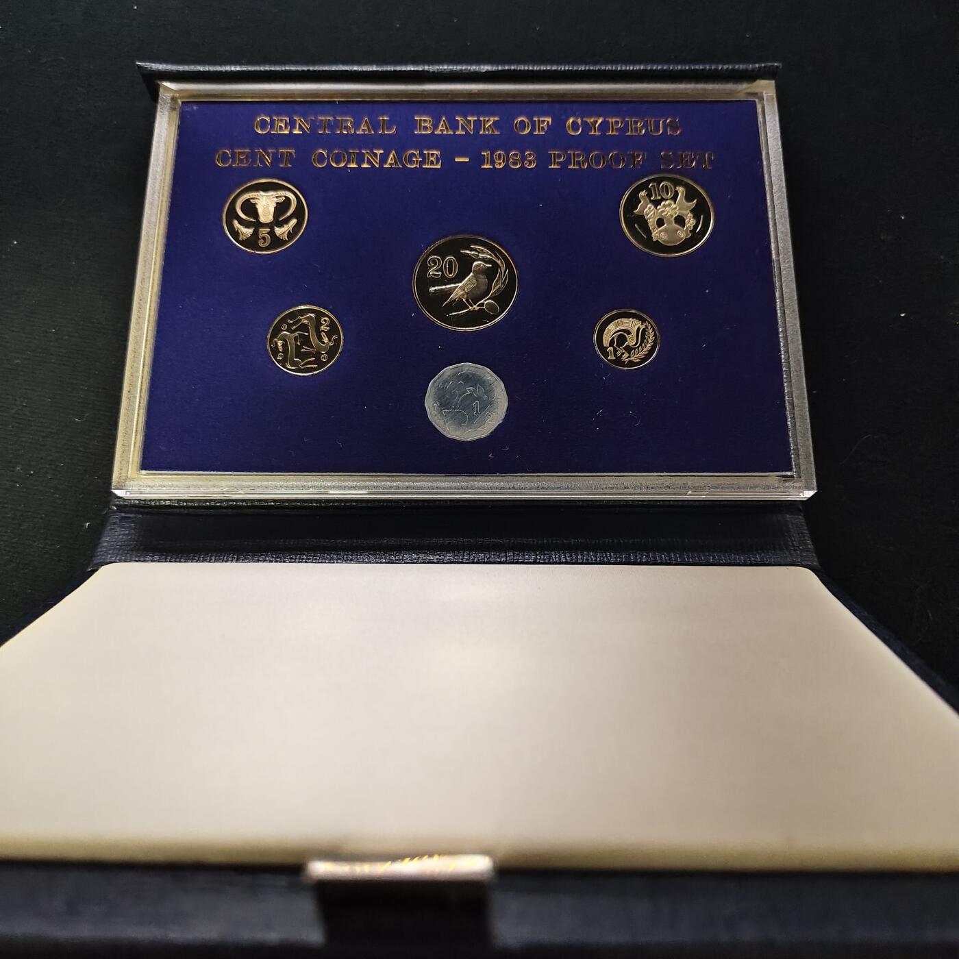 【全场包邮】纯粹捡漏拍479场（免费代拍第16场） 【少见】塞浦路斯1983年官方精制套币-量6250