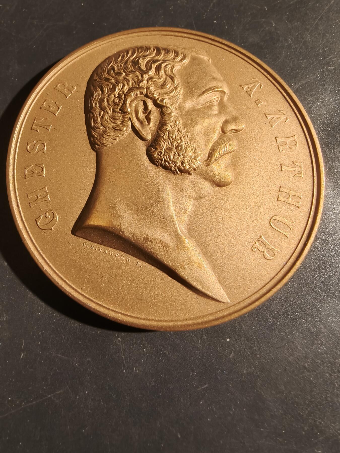 老王徽章第164期  美国铸币局切斯特·A·阿瑟总统（1881-1885）大铜章      原盒     直径76mm.    重量218.6g