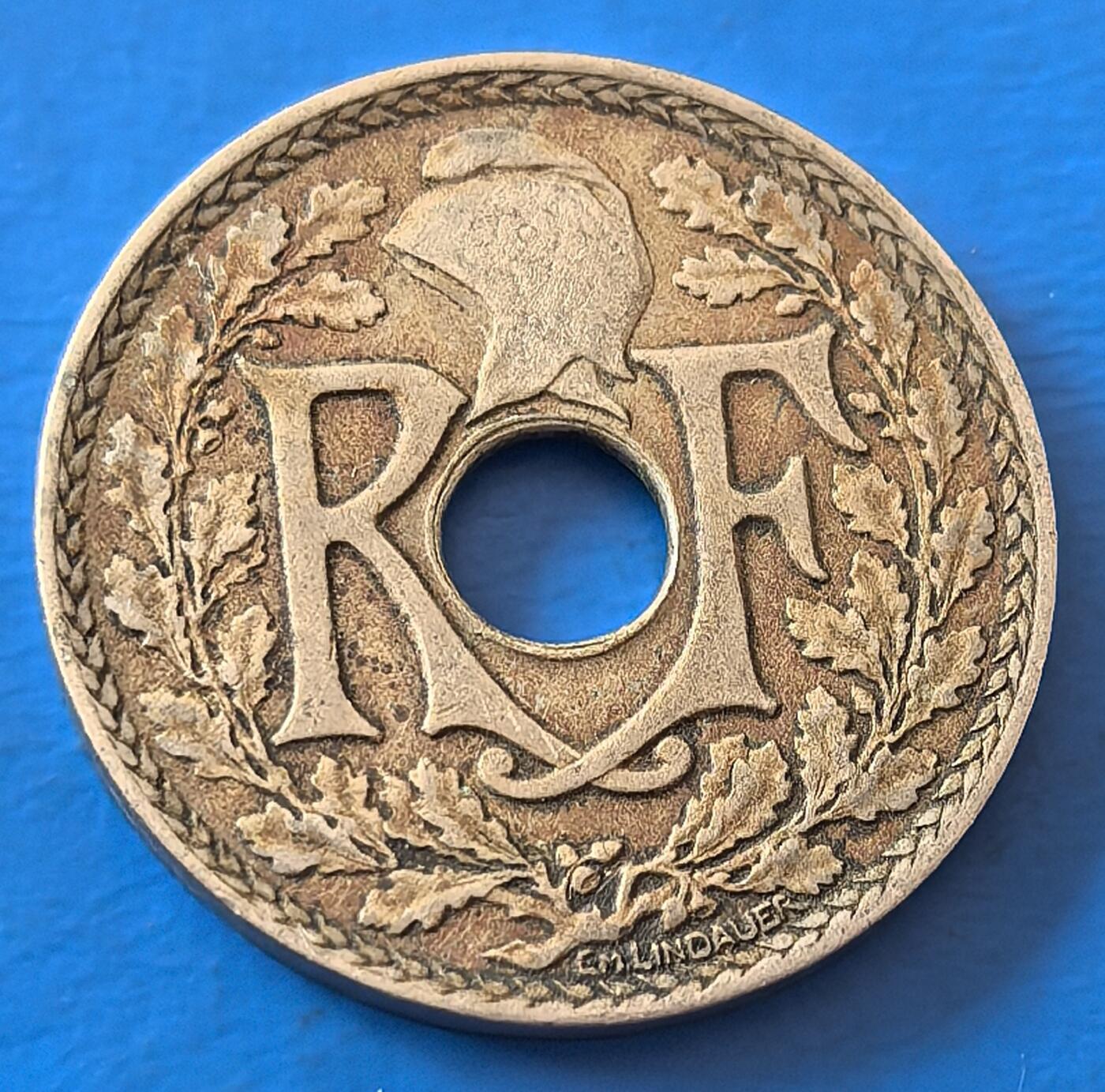 外国优质老铜币银币，周六九点倒数截拍，满百包邮，可寄存半年，喜欢朋友微信扫描二维码可直接参拍 法国1925年25分