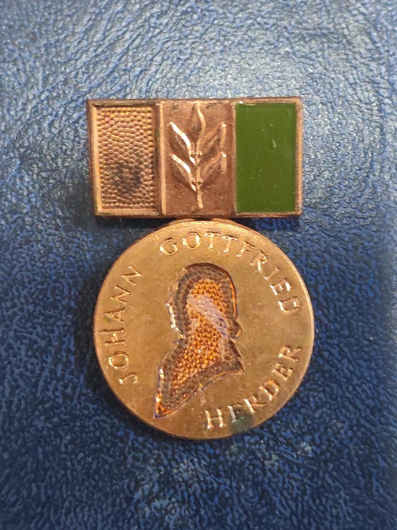 荷兰第129期勋赏拍卖 民主德国铜级苏德友好协会证章