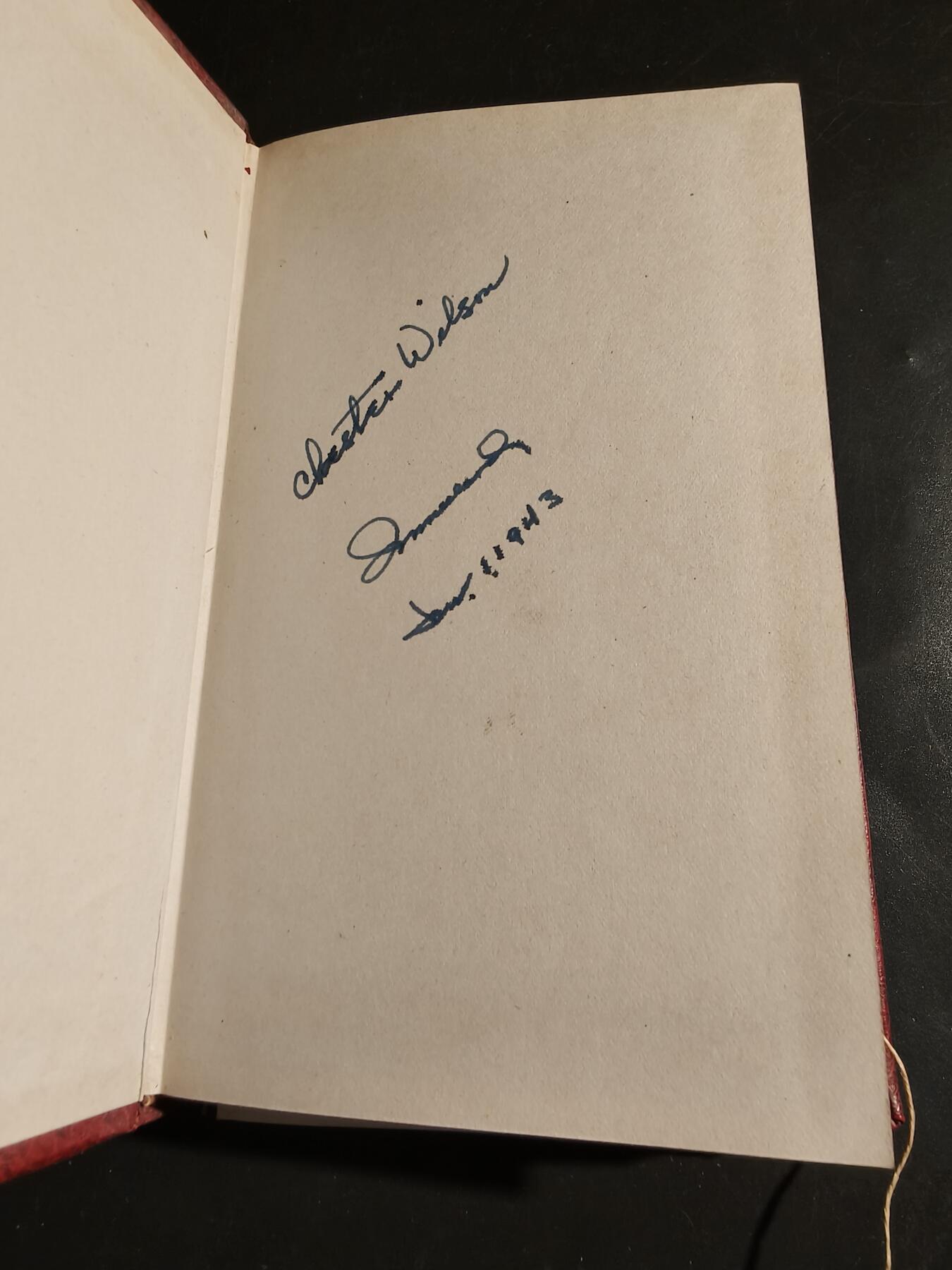 老王徽章第164期 美国二战服役记事本    带原始封装    内部有几页被记录了内容，绝大部分都是空页      尺寸11×18×2cm