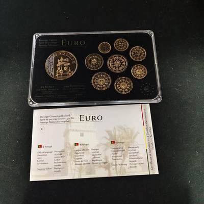 【全场包邮】纯粹捡漏拍479场（免费代拍第16场） - 葡萄牙欧元版镀金盒装套币-含40毫米超大镀金纪念章