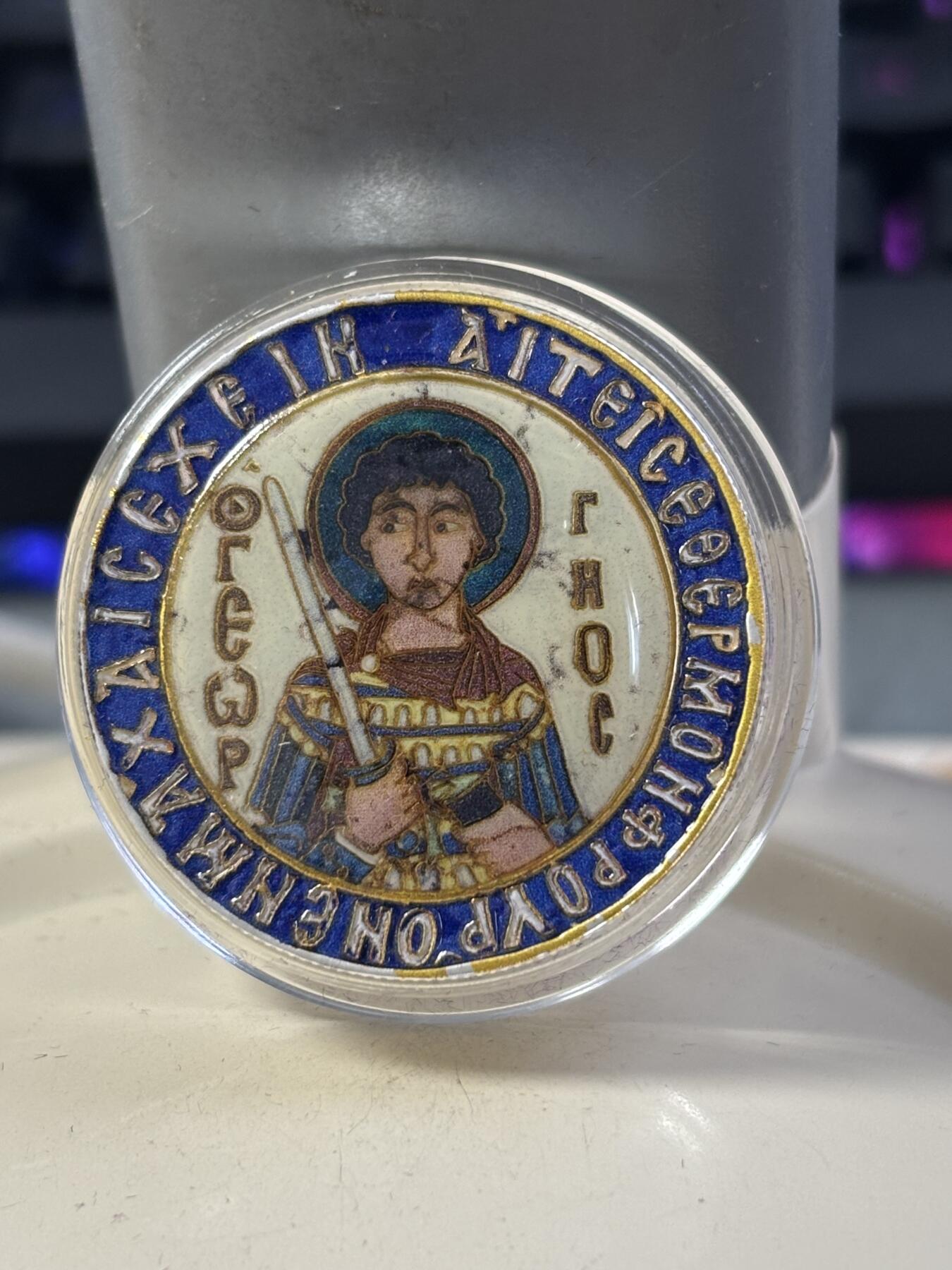 第182期拍卖 纽埃2015年遗产系列圣乔治50克彩色纪念银币，999银，50克，发行999枚