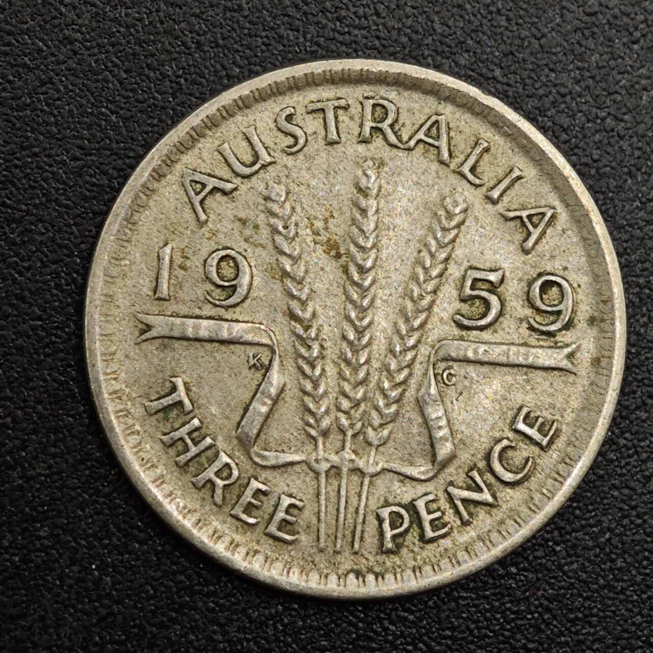 【淘币小摊】实时拍第八百零一拍   散币场   满百包邮可预留二周 每周一统一发货   澳大利亚1959年伊丽莎白二世3便士银币