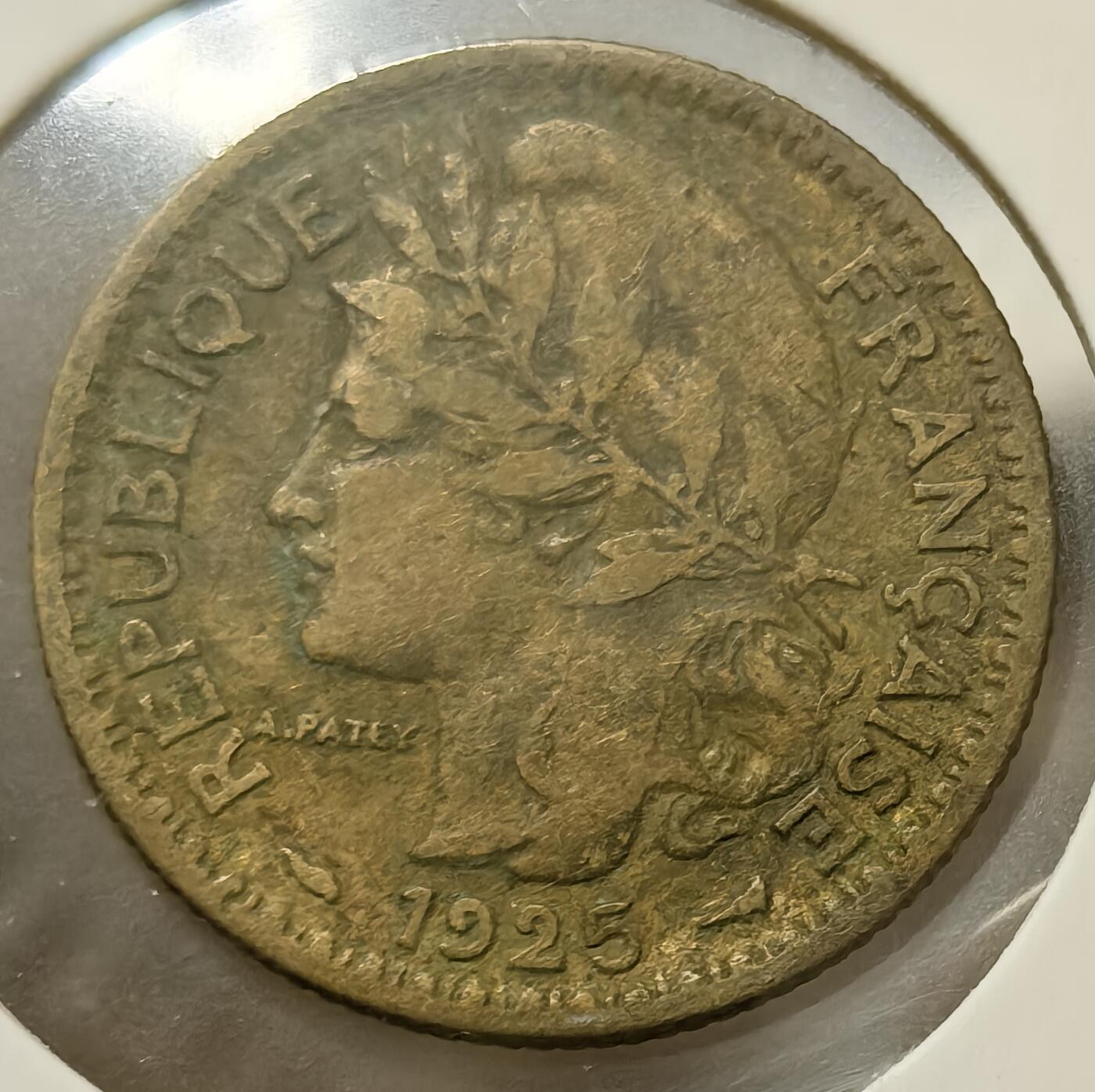 外国优质老铜币银币，周六九点倒数截拍，满百包邮，可寄存半年，喜欢朋友微信扫描二维码可直接参拍 法属多哥1925年1法郎