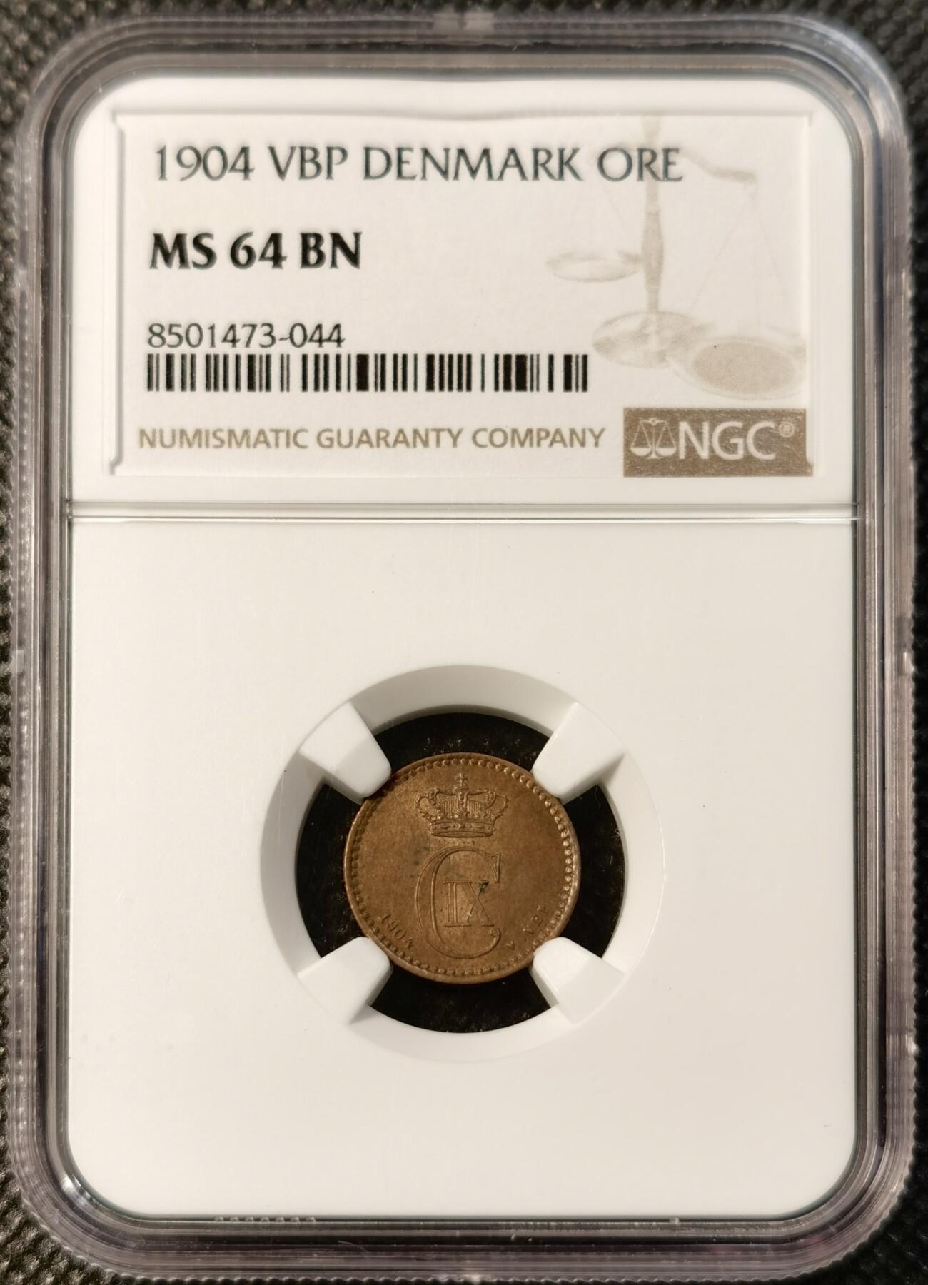 甄臻铺-世界币章拍卖（第40期）送拍享返佣金等优惠多多 NGC-MS64BN 1904年丹麦1欧尔铜币 原光品相