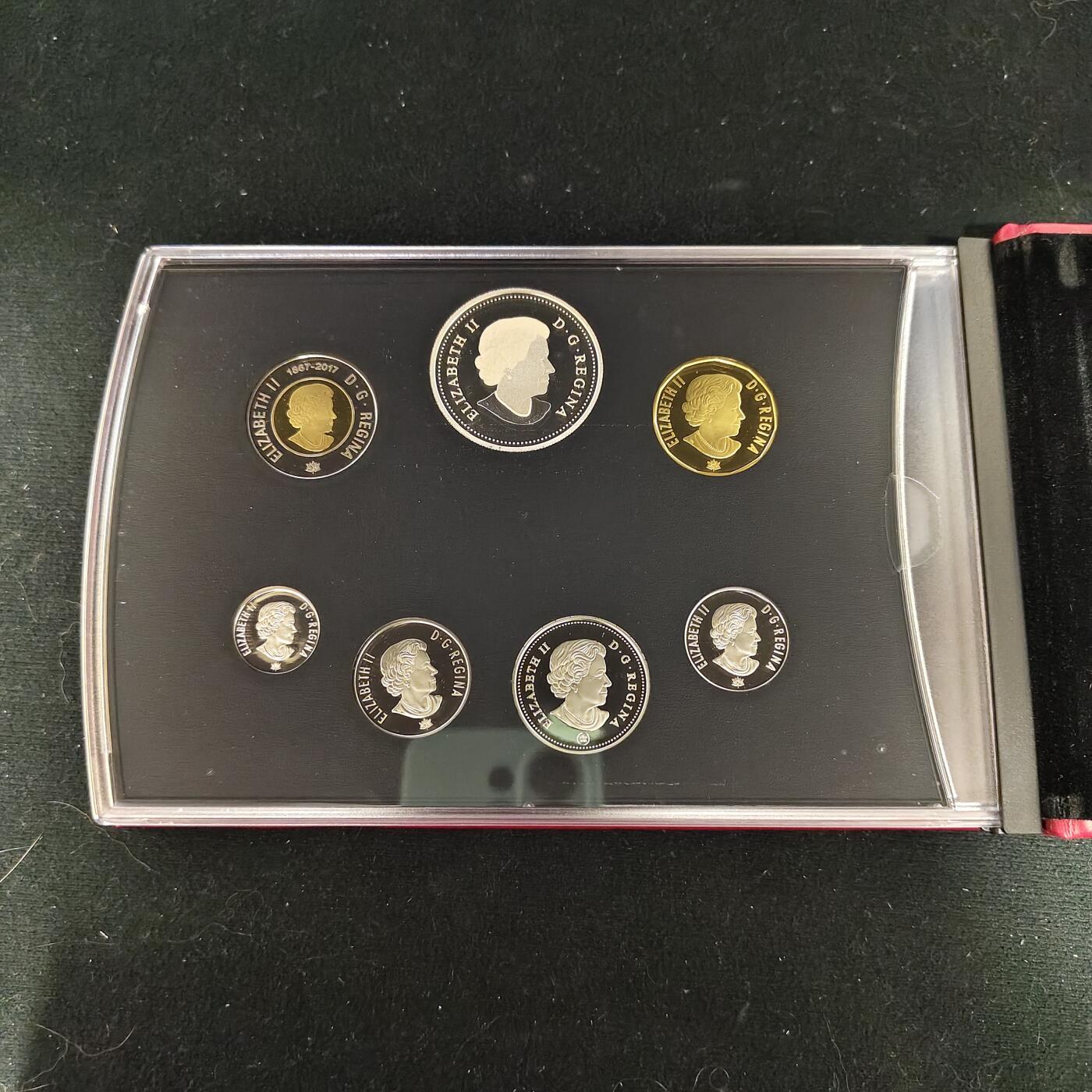 【全场包邮】纯粹捡漏拍479场（免费代拍第16场） 加拿大2017年联邦150周年彩色精制纪念套币-含联邦150周年（36毫米23.2克）彩色精制999纯银纪念币-盒证全