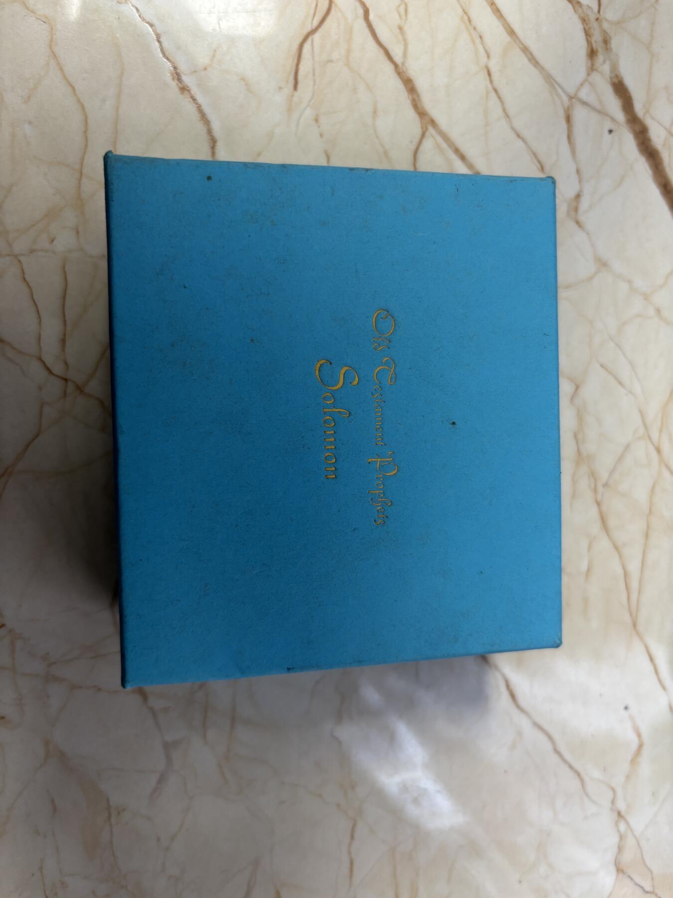 第182期拍卖 纽埃2016年遗产系列所罗门王1盎司彩色异形银币，999银，发行999枚，塑料盒有裂痕