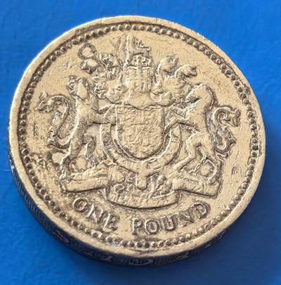 外国优质老铜币银币，周六九点倒数截拍，满百包邮，可寄存半年，喜欢朋友微信扫描二维码可直接参拍 - 英国图腾1镑