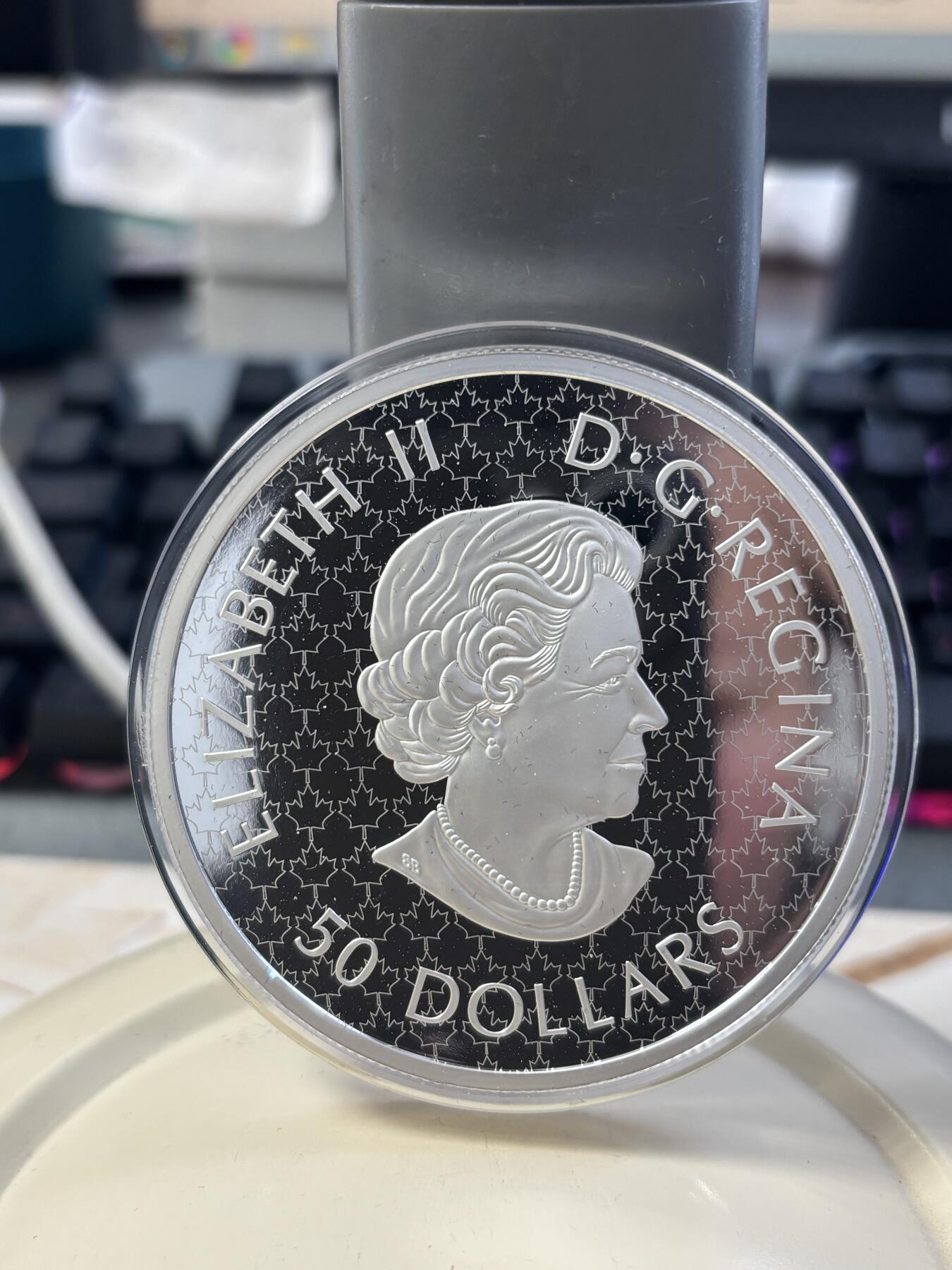 第182期拍卖 获奖币加拿大2022年大西洋幽灵船5盎司彩色夜光银币,9999银，发行1500枚