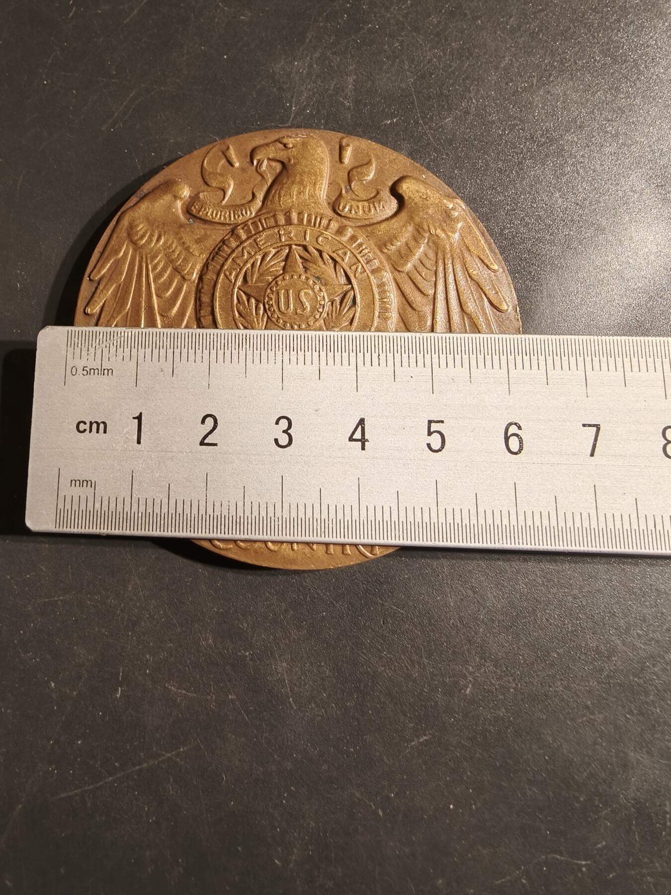 老王徽章第164期 美国一战老兵协会大铜章     直径63mm.    重量120g