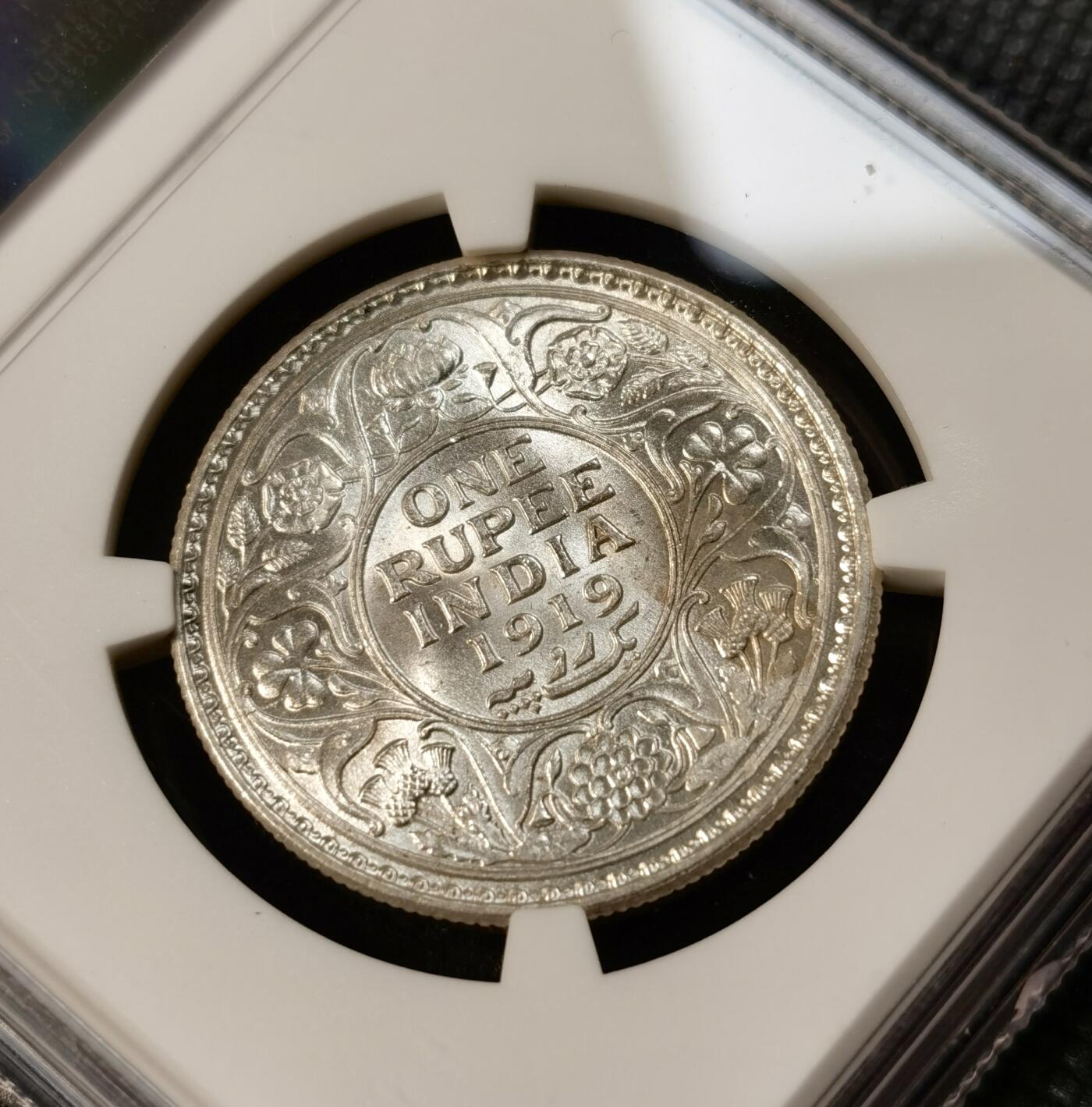 甄臻铺-世界币章拍卖（第40期）送拍享返佣金等优惠多多