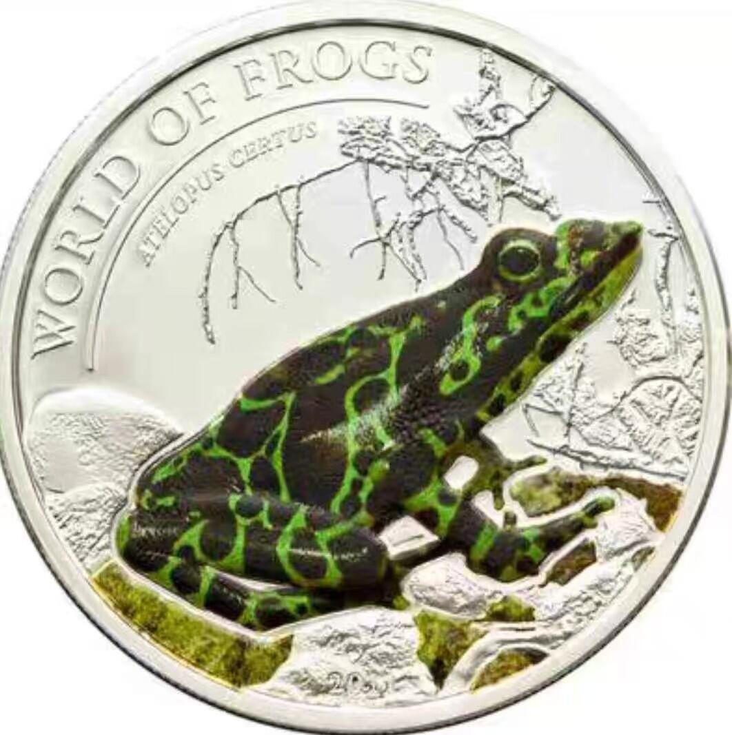 ❤️【币观天下】❤️ 第331期钱币拍卖- 2025.11.21周五晚上6点半场-长期征集拍品 帕劳2011年蛙类动物彩色银币 全套三枚，每枚面值2元，15.5克，发行量500套，附证书。