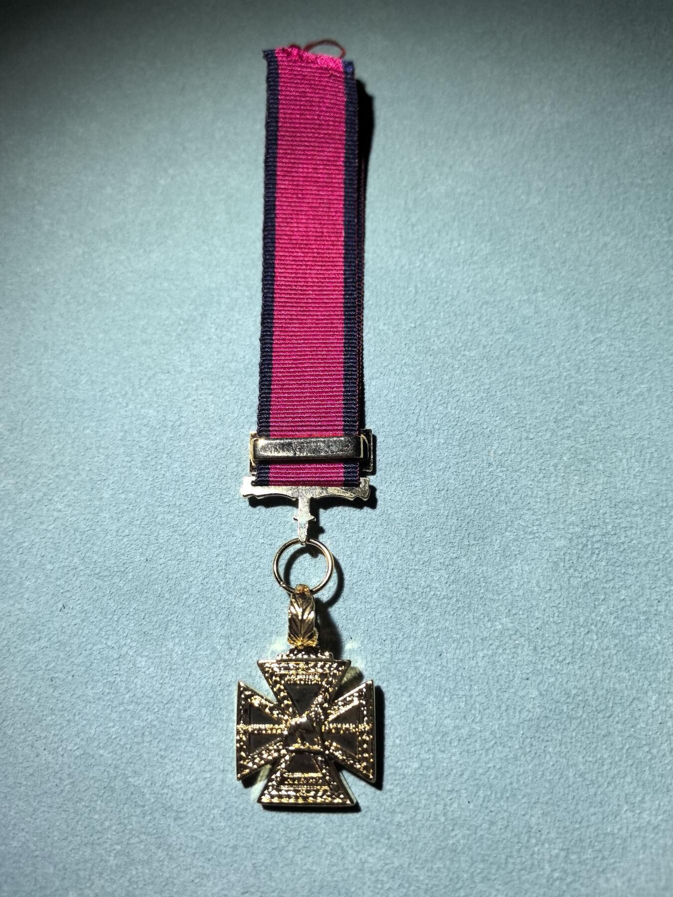 盛世勋华——号角文化勋章邮票专场拍卖第288期 英国陆军金质十字奖章迷你章 极为罕见 原章是英国章最贵的几款之一