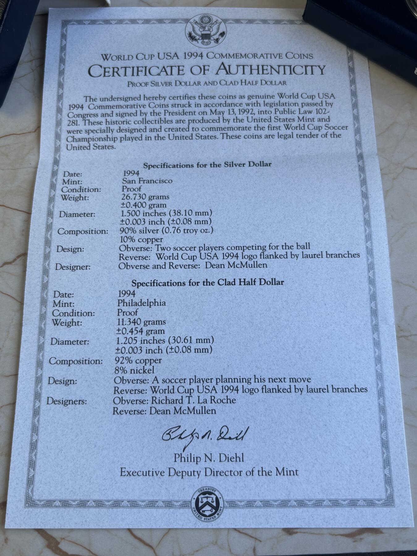 第182期拍卖 1994年美国双币套 美国世界杯（1美元+半美元） 26.73克900银 盒证全